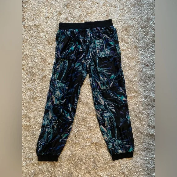 EUC✨ SILENCE + NOISE women's medium black silky funky jogger pants - Picture 1 of 11